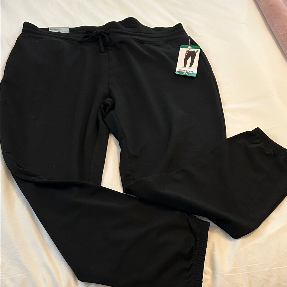 32 Degrees Classic Black Joggers NWT
